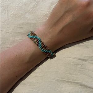 Beaded Bracelet with Gold and Turquoise Accents
